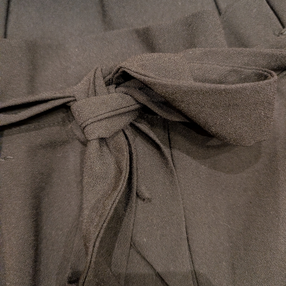 Stradivarius Black High Waisted Dress Shorts - Picture 5 of 10